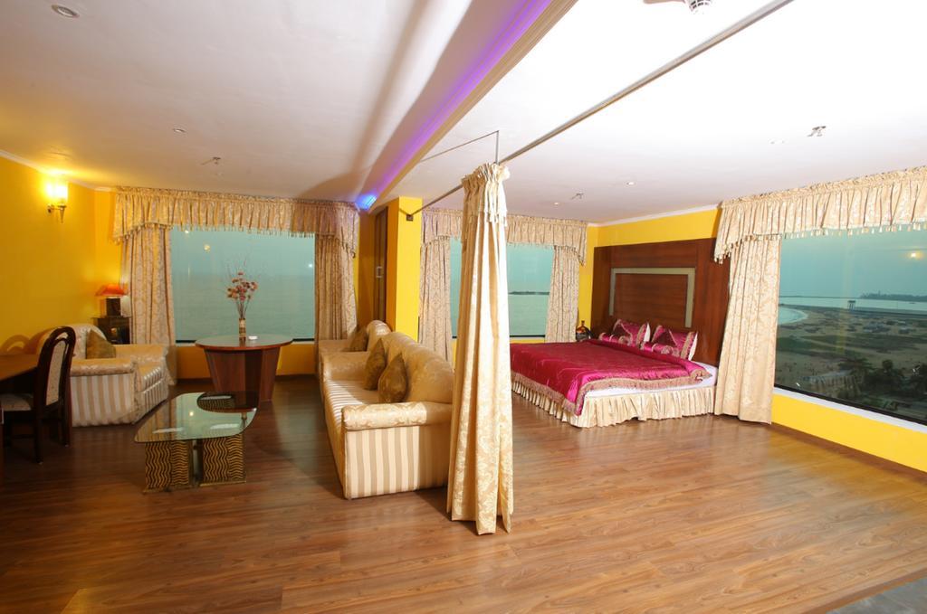 The Quilon Beach Hotel&centro de convenciones Kollam Exterior foto