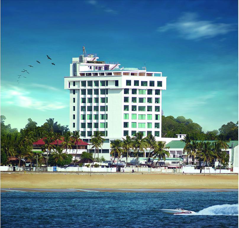 The Quilon Beach Hotel&centro de convenciones Kollam Exterior foto