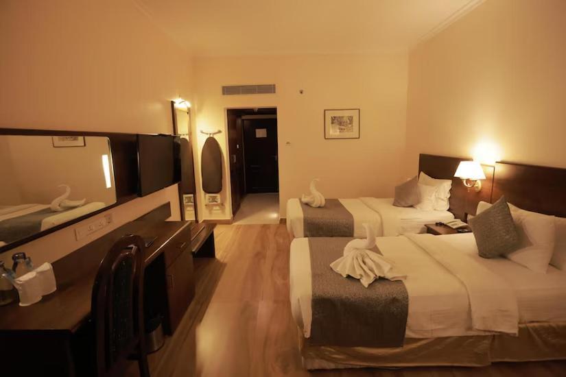 The Quilon Beach Hotel&centro de convenciones Kollam Exterior foto