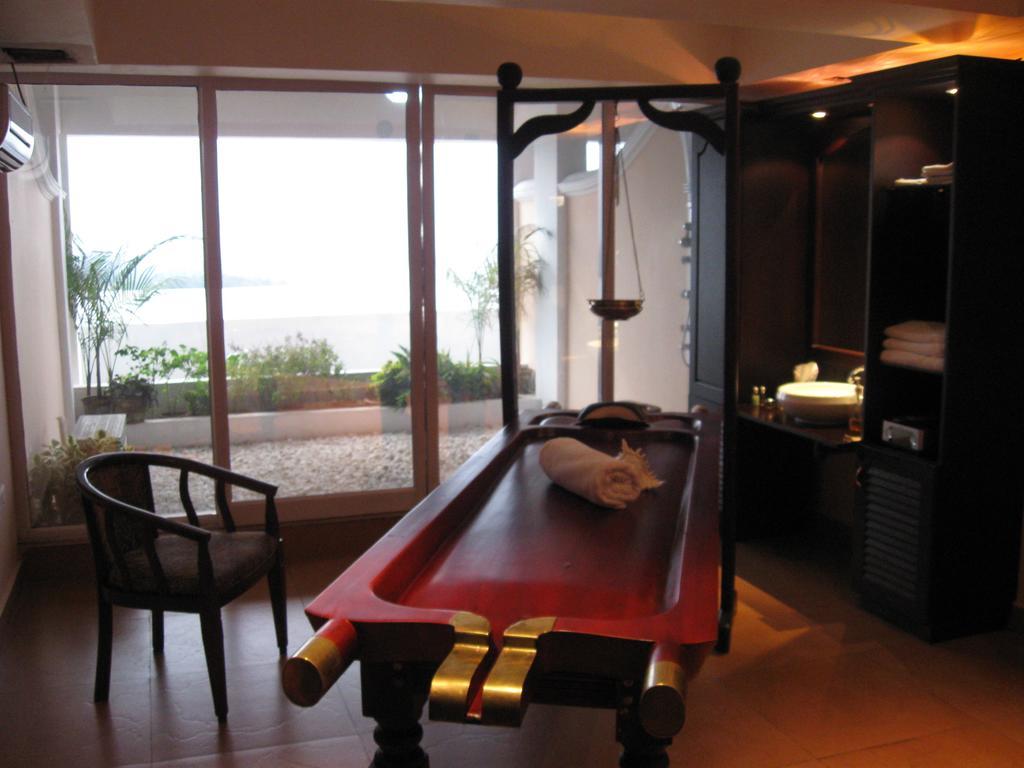 The Quilon Beach Hotel&centro de convenciones Kollam Exterior foto