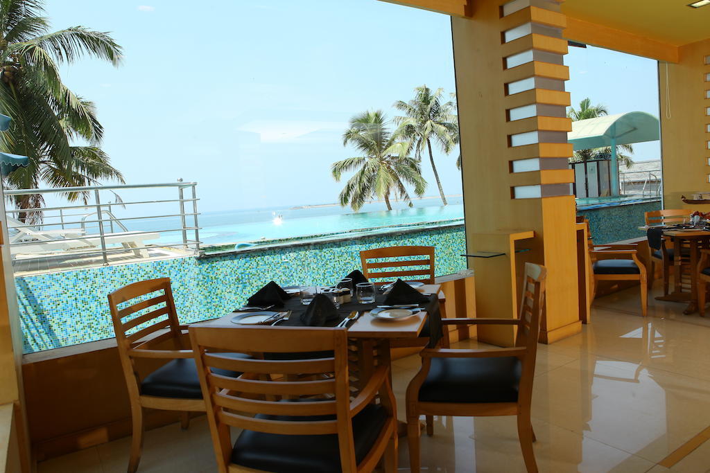 The Quilon Beach Hotel&centro de convenciones Kollam Exterior foto
