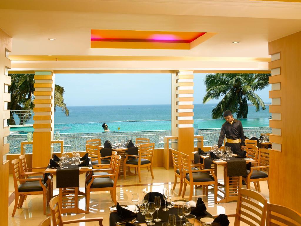 The Quilon Beach Hotel&centro de convenciones Kollam Exterior foto